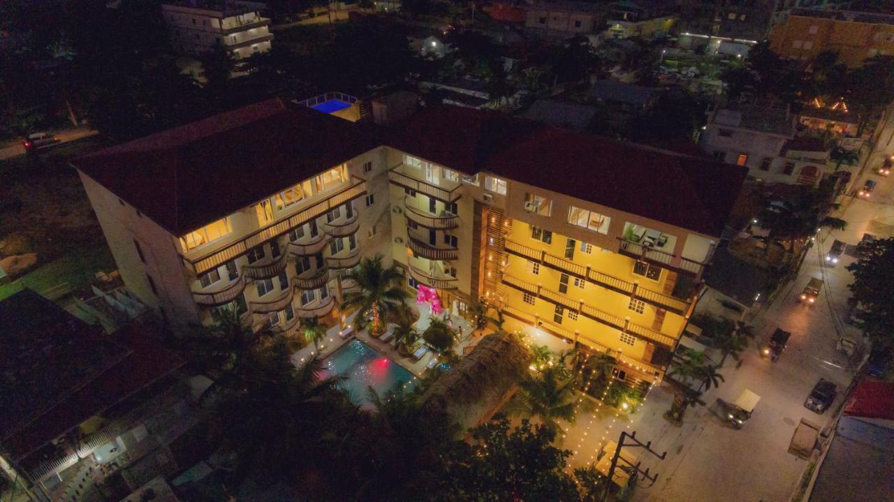 Tropical Palace Hotel サン・ペドロ エクステリア 写真